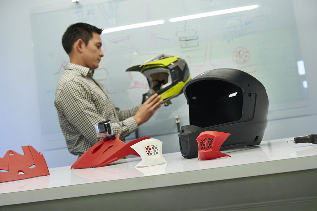 Carbon fibre 3d printed motorsports helmet